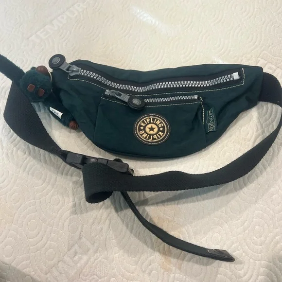 Vintage Kipling Waist Bag Green Crinkle Fanny Pack Belt Bag with furry Monkey - Picture 6 of 14